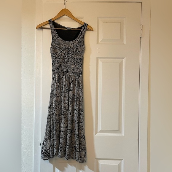 Plenty by Tracy Reese at Anthropologie Patterned Midi Dress - Picture 2 of 9